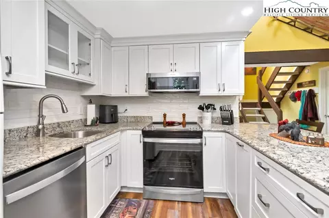 Kitchen - 101 Ladybug Ln #8A, Beech Mountain, NC 28604 photo 7 of 9