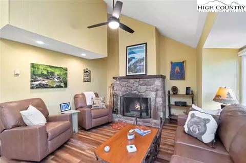 Living - 101 Ladybug Ln #8A, Beech Mountain, NC 28604 photo 3 of 6