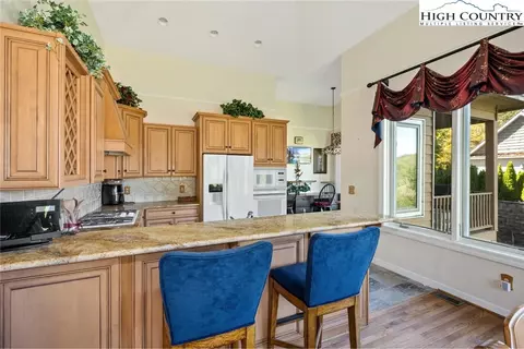 163 River Pointe Ln, Boone, NC 28607 photo 6