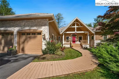 163 River Pointe Ln, Boone, NC 28607