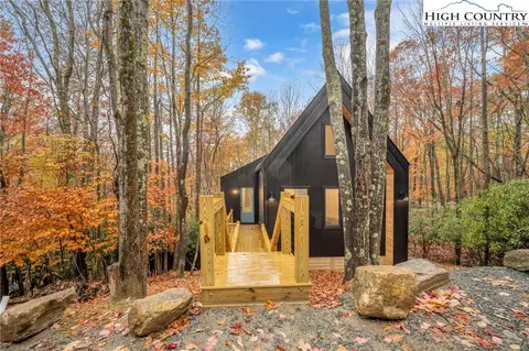 106 Jackpine Rd, Beech Mountain, NC 28604