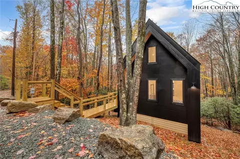 Exterior - 106 Jackpine Rd, Beech Mountain, NC 28604 photo 9 of 14