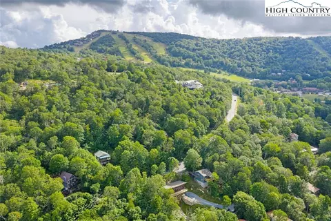 View/Area - 124 Holly Ln, Beech Mountain, NC 28604 photo 1 of 1