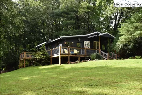140 Ivy Ln, Sparta, NC 28675
