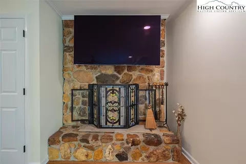 378 Ridge Rd, Roaring Gap, NC 28668 photo 28