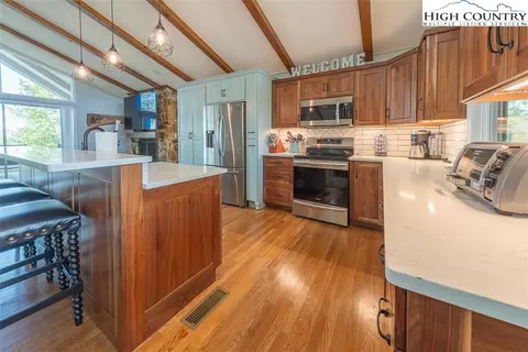 378 Ridge Rd, Roaring Gap, NC 28668 photo 22
