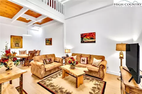 215 S Jefferson Station Pl #212, West Jefferson, NC 28694