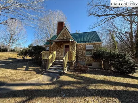 2562 Us Highway 221, Jefferson, NC 28640