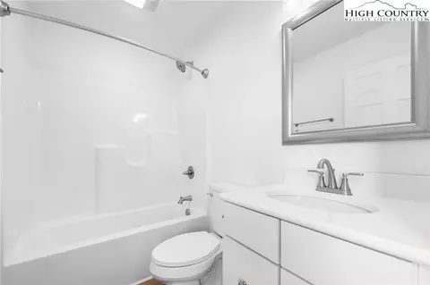 Bath - 208 Carson Ct #79, Boone, NC 28607 photo 1 of 3