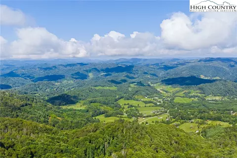 7095 Junaluska Rd, Boone, NC 28607