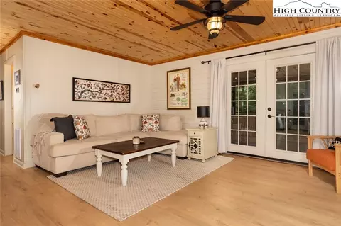 121 Sweetleaf Ln, Deep Gap, NC 28618 photo 9