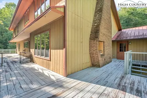 358 Devonwood Dr, Boone, NC 28607