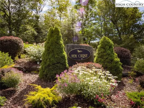 11 Fox Crest Rd, Beech Mountain, NC 28604 photo 2