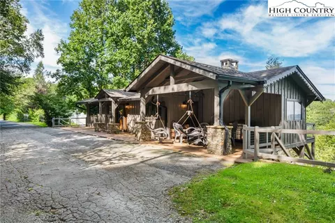 8015 Cloud Forest Ln, Blowing Rock, NC 28605