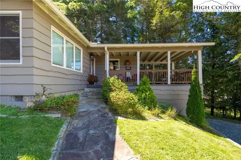 145 Maple Rd, Blowing Rock, NC 28605