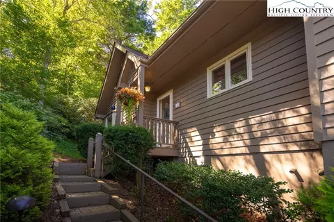 181 Pheasant Ln, Blowing Rock, NC 28605