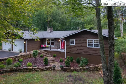 1577 Green Hill Rd, Blowing Rock, NC 28605
