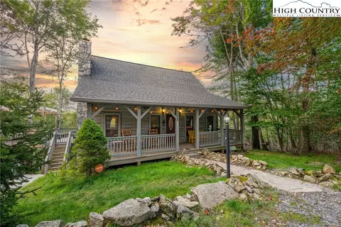 Exterior - 207 Lake Rd, Beech Mountain, NC 28604 photo 2 of 11