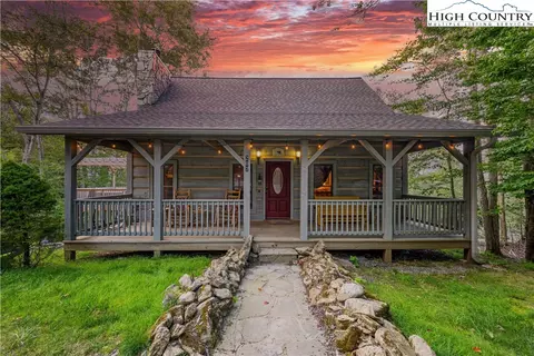 207 Lake Rd, Beech Mountain, NC 28604