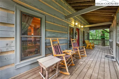 Exterior - 207 Lake Rd, Beech Mountain, NC 28604 photo 5 of 11