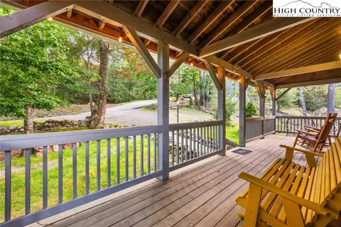 Exterior - 207 Lake Rd, Beech Mountain, NC 28604 photo 3 of 11