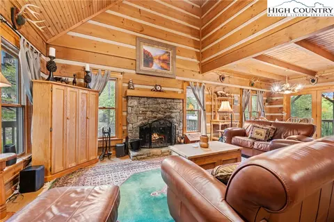 Living - 207 Lake Rd, Beech Mountain, NC 28604 photo 2 of 3
