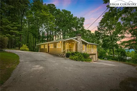20 Ridgeview Rd, Spruce Pine, NC 28777
