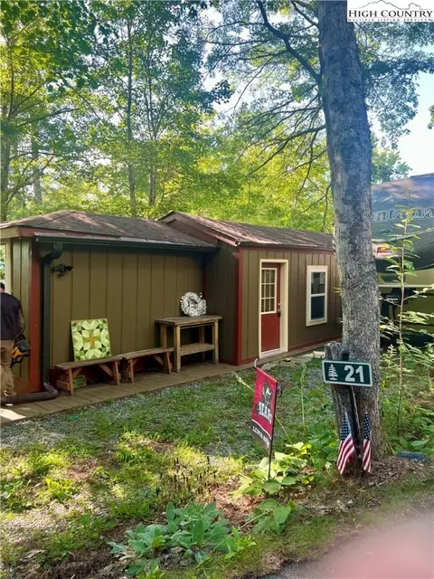 21 Dogwood Ln, Newland, NC 28657