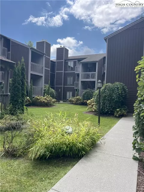176 Royal Oaks Dr #115, Blowing Rock, NC 28605