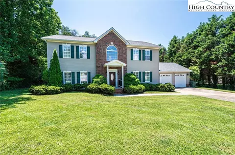 1006 Turnberry St, Lenoir, NC 28645