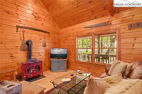 Living - 151 Cascade Dr, Purlear, NC 28665 photo 3 of 4