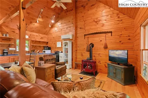 Living - 151 Cascade Dr, Purlear, NC 28665 photo 2 of 4