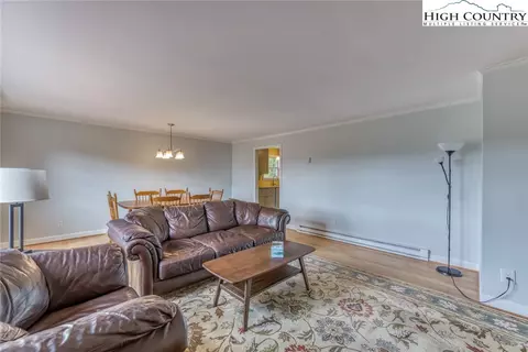 165 Apache St, Newland, NC 28657 photo 4