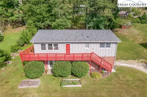 165 Apache St, Newland, NC 28657