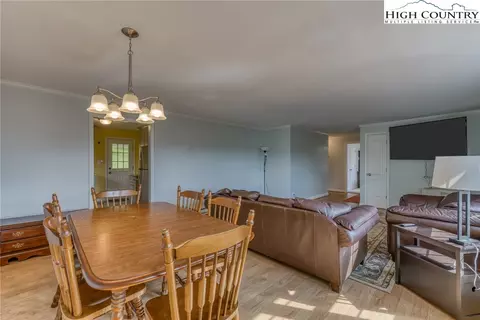 165 Apache St, Newland, NC 28657 photo 6