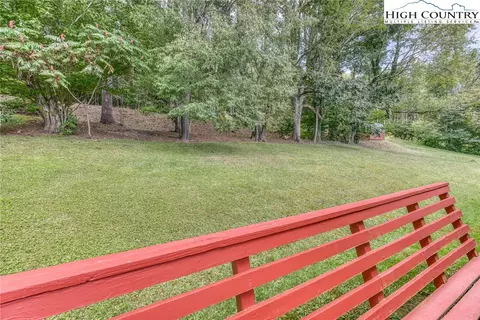 165 Apache St, Newland, NC 28657 photo 30