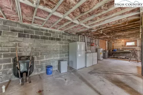 165 Apache St, Newland, NC 28657 photo 22