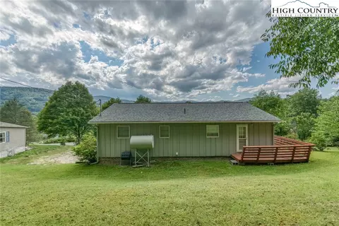 165 Apache St, Newland, NC 28657 photo 33