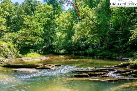 3050 Old Johns River Rd, Collettsville, NC 28611