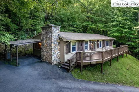 150 Ivy Ct, Banner Elk, NC 28604