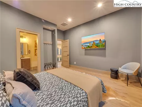 Bedroom - 216 Greenbriar Rd, Beech Mountain, NC 28604 photo 14 of 14