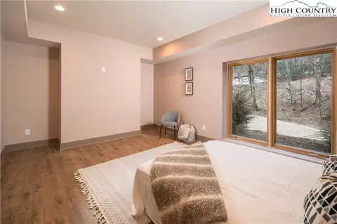 Bedroom - 216 Greenbriar Rd, Beech Mountain, NC 28604 photo 9 of 14