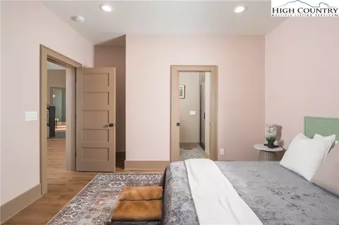 Bedroom - 216 Greenbriar Rd, Beech Mountain, NC 28604 photo 5 of 14