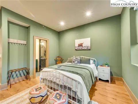 Bedroom - 216 Greenbriar Rd, Beech Mountain, NC 28604 photo 12 of 14