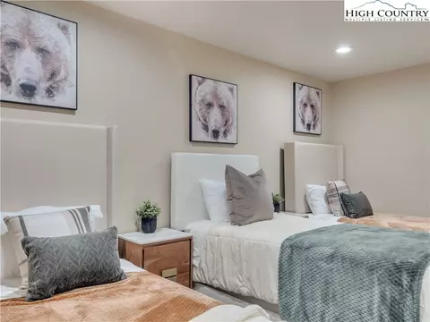 Bedroom - 216 Greenbriar Rd, Beech Mountain, NC 28604 photo 3 of 14