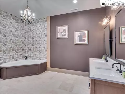 Bath - 216 Greenbriar Rd, Beech Mountain, NC 28604 photo 1 of 6