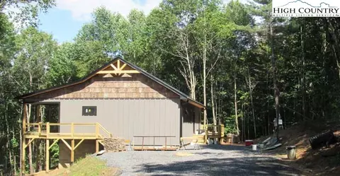 321 Shady Oak Ln, West Jefferson, NC 28694