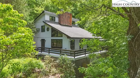 302 Walter Godbey Rd, West Jefferson, NC 28694