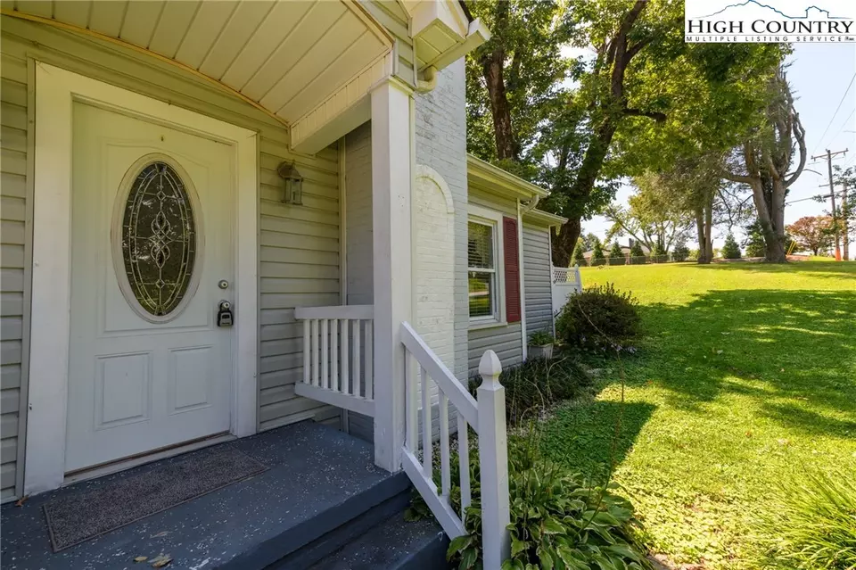 Exterior - 806 Lower Creek Dr, Lenoir, NC 28645 photo 12 of 13