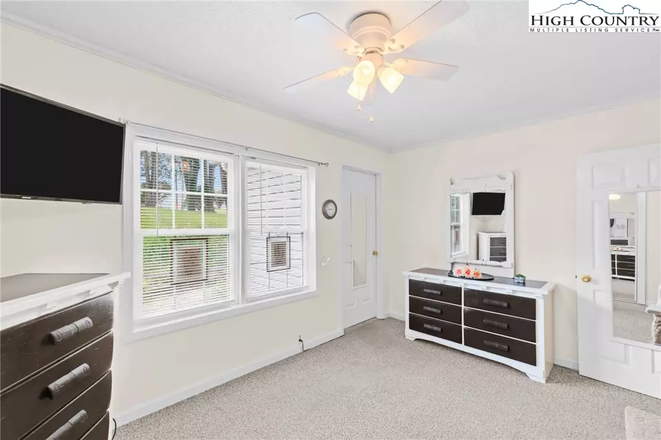 Bedroom - 806 Lower Creek Dr, Lenoir, NC 28645 photo 3 of 3